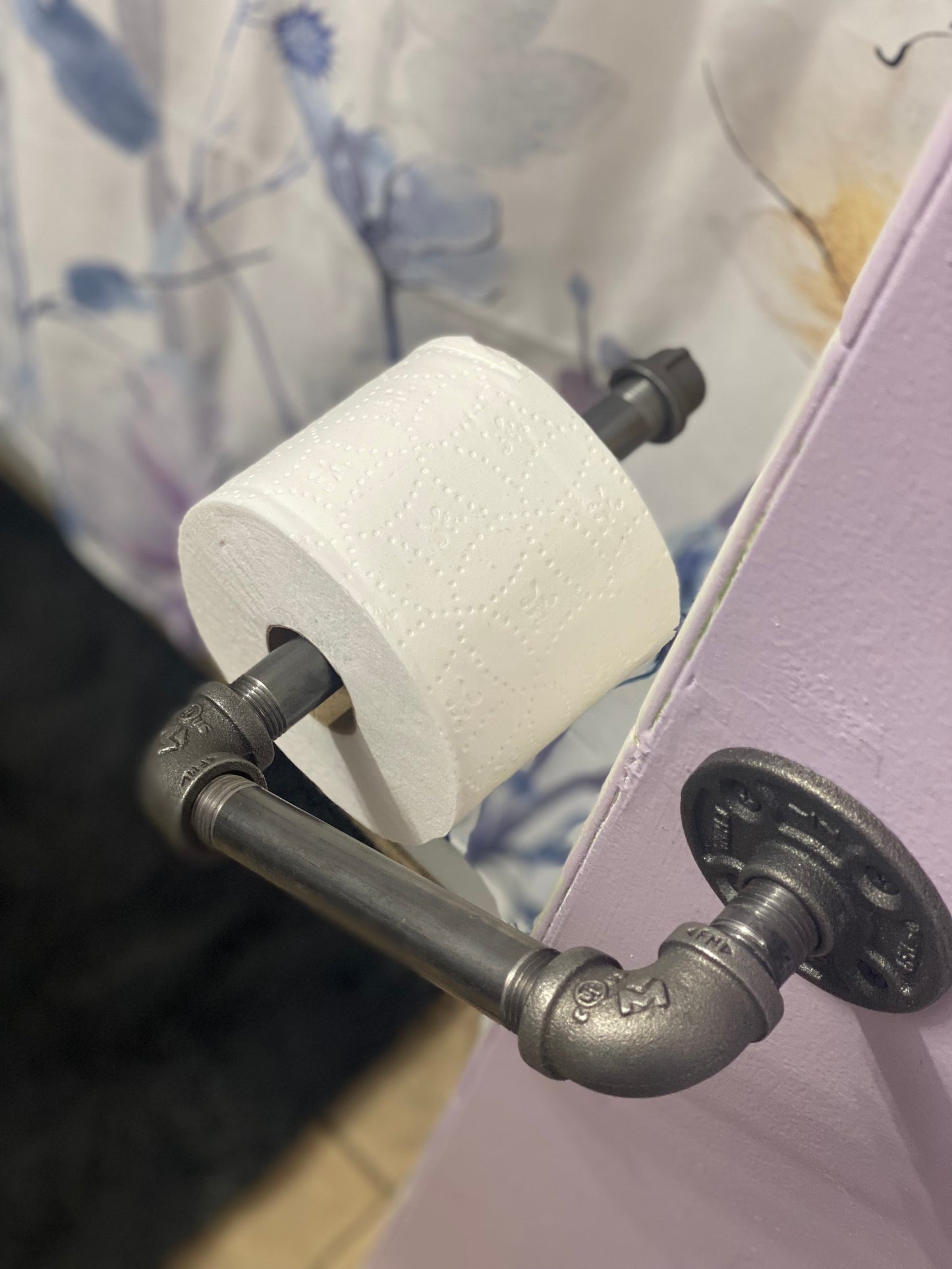 Custom Iron Pipe Wall Mounted Toilet Paper Holder